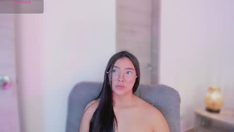 Snapshot of mirandajohnson_ chatting on 10/20/25, 12:05 Miranda online show from 10/20/25, 12:05