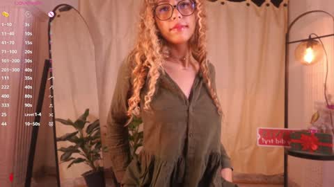 Snapshot of miranditaa chatting on 12/22/24, 03:55 MIRANDA HERNANDEZ online show from 12/22/24, 03:55