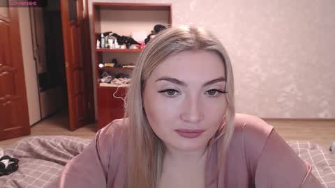 Mira online show from 02/05/26, 02:54