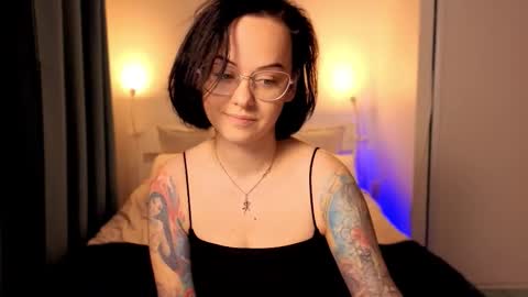 Snapshot of miraskyy chatting on 10/21/25, 06:30 MiraSkyy online show from 10/21/25, 06:30