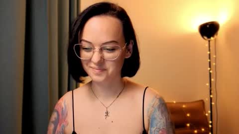 Snapshot of miraskyy chatting on 11/04/25, 02:05 MiraSkyy online show from 11/04/25, 02:05