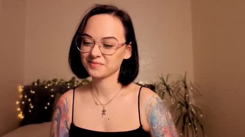 Snapshot of miraskyy chatting on 11/29/25, 03:48 MiraSkyy online show from 11/29/25, 03:48