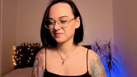 Snapshot of miraskyy chatting on 12/04/25, 07:11 MiraSkyy online show from 12/04/25, 07:11