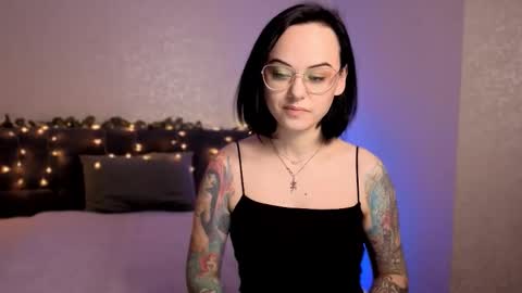 Snapshot of miraskyy chatting on 12/14/25, 07:18 MiraSkyy online show from 12/14/25, 07:18