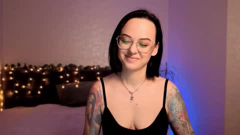 Snapshot of miraskyy chatting on 12/15/25, 06:12 MiraSkyy online show from 12/15/25, 06:12