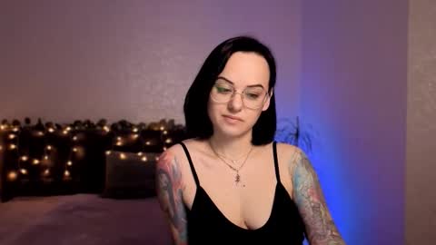 Snapshot of miraskyy chatting on 12/18/25, 09:32 MiraSkyy online show from 12/18/25, 09:32