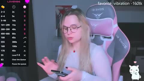 Kira online show from 10/24/25, 06:26