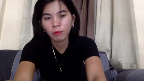 Snapshot of mireill_sex chatting on 06/14/26, 09:33 mireill_sex online show from 06/14/26, 09:33