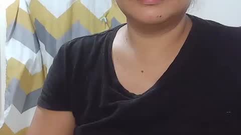 Snapshot of mireille_27 chatting on 11/15/25, 01:51 mireille_27 online show from 11/15/25, 01:51