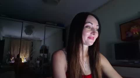 Snapshot of mirelisse chatting on 06/22/26, 09:56 Christina online show from 06/22/26, 09:56