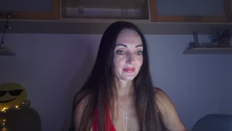 Snapshot of mirelisse chatting on 07/19/26, 10:02 Christina online show from 07/19/26, 10:02