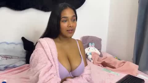 Snapshot of mirella_beck chatting on 10/09/25, 01:36 Mirella online show from 10/09/25, 01:36