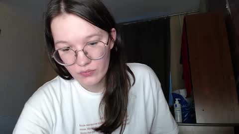 Snapshot of miriamor chatting on 01/20/25, 01:21 Mira online show from 01/20/25, 01:21