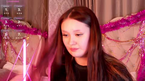 Snapshot of miriamwhite chatting on 12/18/24, 02:06 Miriam WhiteF online show from 12/18/24, 02:06