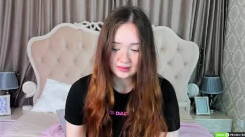 Snapshot of miriamwhite chatting on 09/16/25, 03:51 Miriam WhiteF online show from 09/16/25, 03:51