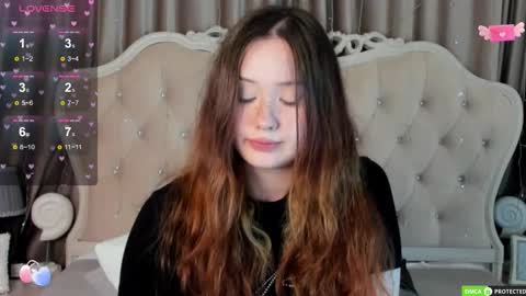 Snapshot of miriamwhite chatting on 10/05/25, 04:00 Miriam WhiteF online show from 10/05/25, 04:00