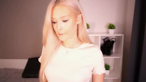 Elsa online show from 10/21/25, 07:47