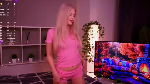 Elsa online show from 11/17/25, 08:14