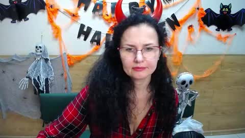 Miroslava Happi online show from 10/31/25, 07:53