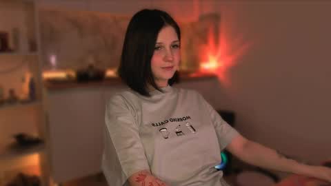 Snapshot of mirrameow chatting on 05/20/26, 01:01 Mira online show from 05/20/26, 01:01