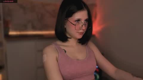 Snapshot of mirrameow chatting on 05/27/26, 07:00 Mira online show from 05/27/26, 07:00