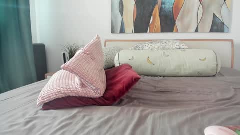 Eva online show from 12/19/25, 12:34