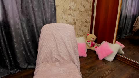 mishapallmer online show from 04/09/26, 06:19