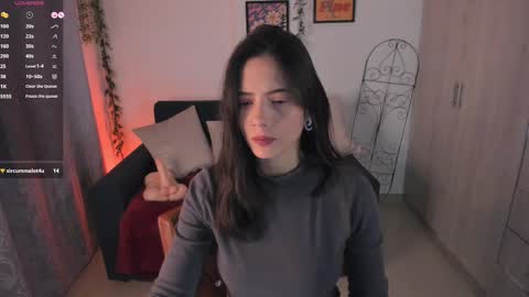 Snapshot of mishelkrave_ chatting on 10/09/25, 01:25 KRAVE online show from 10/09/25, 01:25