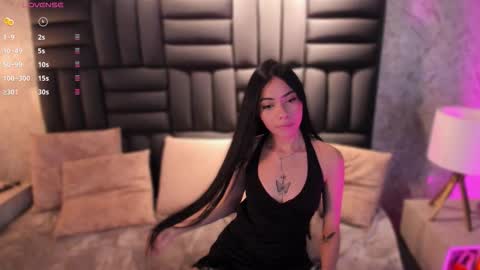 Snapshot of mishell_1 chatting on 12/15/25, 11:47 mishell_1 online show from 12/15/25, 11:47