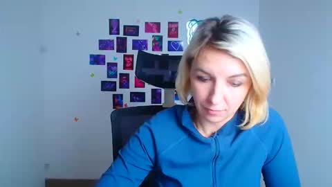 Mishelle online show from 12/19/25, 02:02