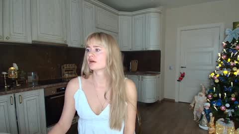 Snapshot of miss4motivated chatting on 12/15/24, 12:06 Kris online show from 12/15/24, 12:06