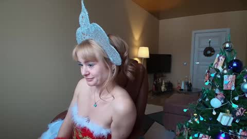 Snapshot of miss4motivated chatting on 01/01/25, 10:11 Kris online show from 01/01/25, 10:11