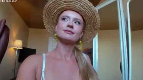 Snapshot of miss4motivated chatting on 09/10/25, 05:40 Kris online show from 09/10/25, 05:40