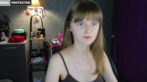 Snapshot of miss___alisa chatting on 07/17/26, 06:24 Alisa NONNUDE online show from 07/17/26, 06:24