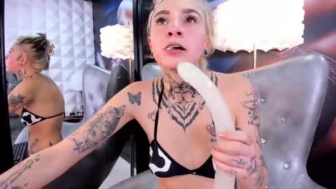 miss___angel online show from 02/24/25, 09:41