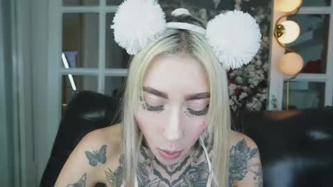 Snapshot of miss___angel chatting on 02/02/26, 11:09 miss___angel online show from 02/02/26, 11:09