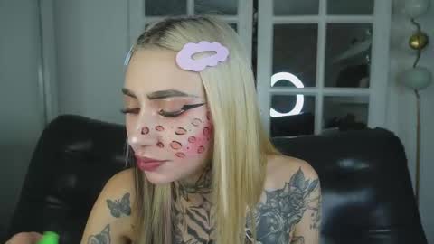 Snapshot of miss___angel chatting on 02/21/26, 10:49 miss___angel online show from 02/21/26, 10:49