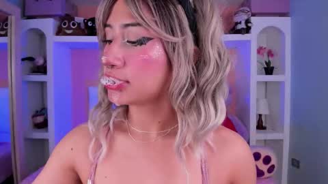 Megan online show from 11/12/25, 06:08