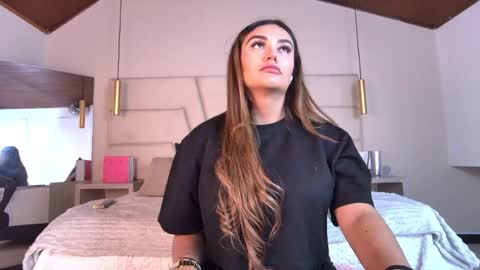 miss__ary_ online show from 04/17/26, 12:08