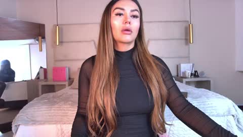 miss__ary_ online show from 04/18/26, 11:47