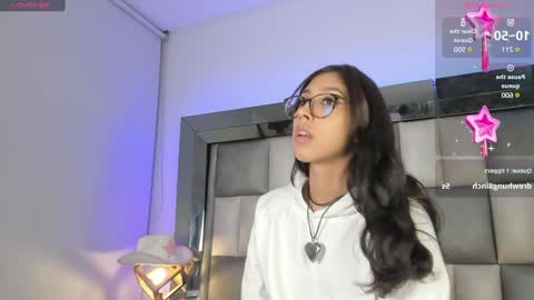 Snapshot of miss__lola chatting on 01/10/25, 12:38 Soy lola online show from 01/10/25, 12:38