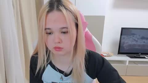 miss__selena online show from 02/18/25, 08:25