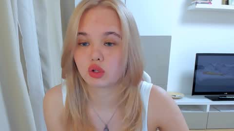 miss__selena online show from 02/25/25, 08:19