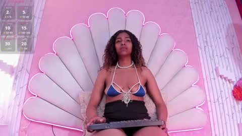 Snapshot of miss__smith_ chatting on 10/17/25, 03:25 miss__smith_ online show from 10/17/25, 03:25