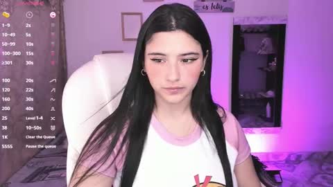 Snapshot of miss_alice0 chatting on 10/18/25, 07:36 Alice online show from 10/18/25, 07:36