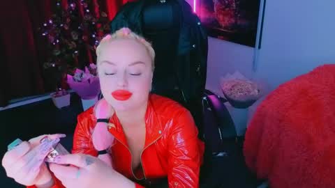 Snapshot of miss_alice_silver chatting on 04/28/26, 06:24 miss_alice_silver online show from 04/28/26, 06:24