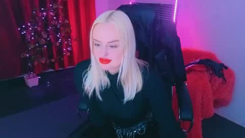 Snapshot of miss_alice_silver chatting on 05/03/26, 07:20 miss_alice_silver online show from 05/03/26, 07:20