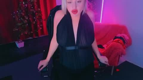 Snapshot of miss_alice_silver chatting on 05/06/26, 11:15 miss_alice_silver online show from 05/06/26, 11:15