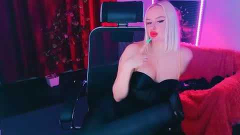 miss_alice_silver online show from 06/14/26, 08:22