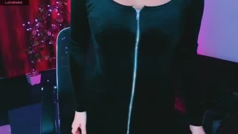 miss_alice_silver online show from 06/25/26, 04:33